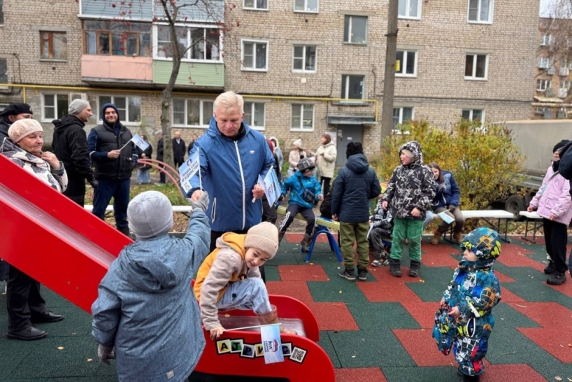 В рязанском поселке Мехзавода открыли новую детскую площадку