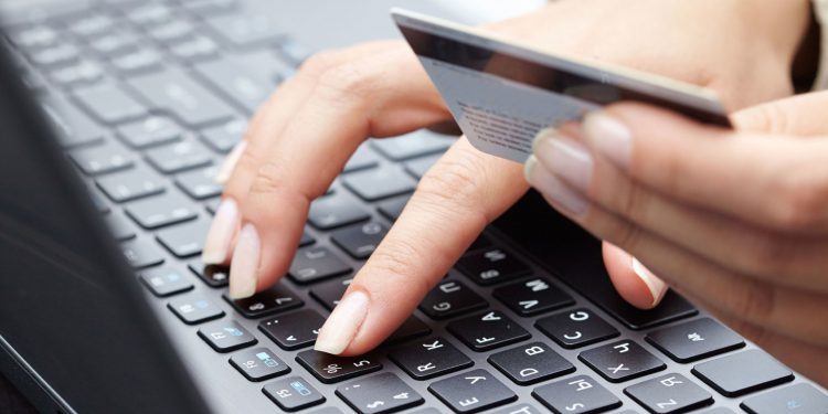 Жительница Клепиковского района лишилась 60 тысяч рублей при продаже детской коляски