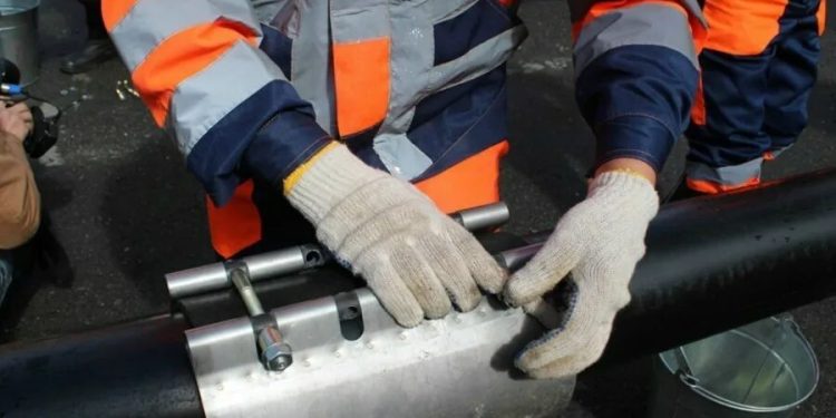 На Первомайском проспекте устранили коммунальную аварию На Первомайском проспекте устранили коммунальную аварию