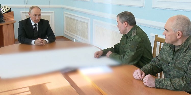 Сегодня Владимир Путин выслушал верховное командование