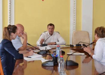 Жители Михайловского шоссе пожаловались на подтопление домов в период дождей и половодья