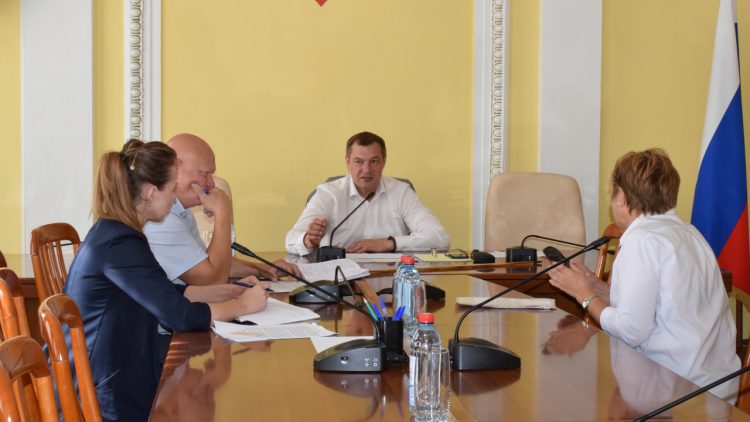 Жители Михайловского шоссе пожаловались на подтопление домов в период дождей и половодья