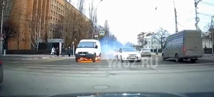 В центре Рязани заметили "призрачного гонщика"