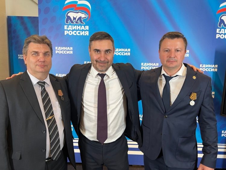 Рязанских врачей Карпунина и Горелова наградили медалями ДНР «За храбрость»