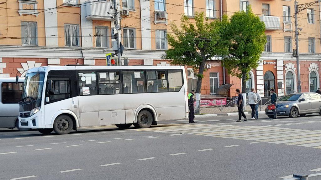 В центре Рязани произошло ДТП с участием маршрутки №53