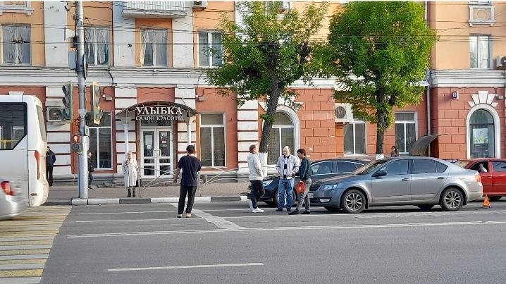 В центре Рязани произошло ДТП с участием маршрутки №53