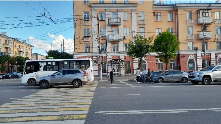 В центре Рязани произошло ДТП с участием маршрутки №53