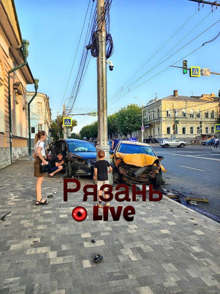 В центре Рязани произошло жёсткое ДТП
