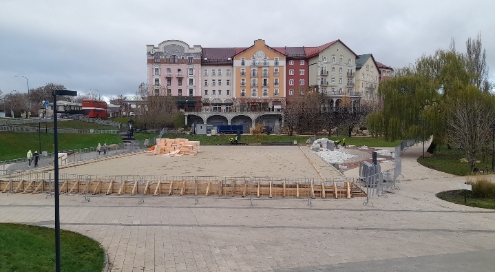 На рязанском Лыбедском бульваре продолжаются работы по подготовке нового катка