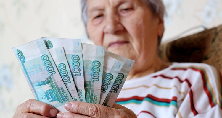 Россияне старше 80 лет будут получать больше