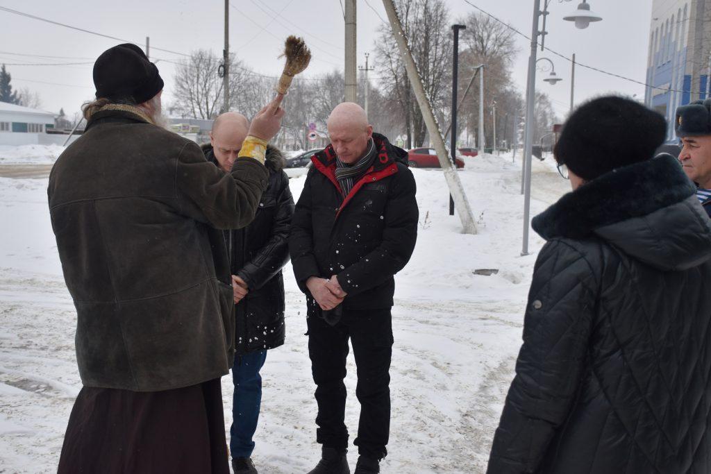 В рязанском Сасове троих добровольцев проводили на сборный пункт для дальнейшего участия в спецоперации