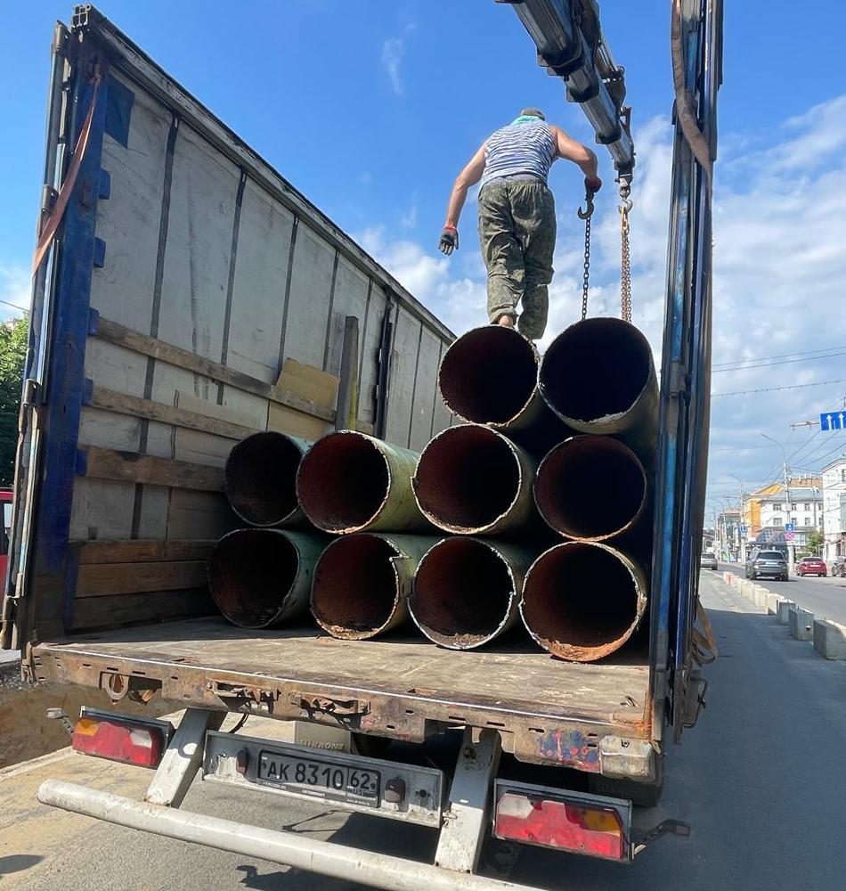 На Первомайском проспекте приступили к демонтажу старой теплотрассы