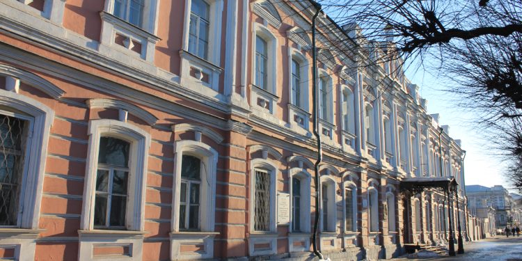 Подрядчиком благоустройства территории рязанской гимназии №2 стало ООО «Фасадстройсервис»