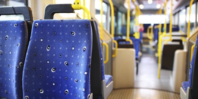 Рязанка сообщила об агрессивной компании молодых людей в автобусе №22