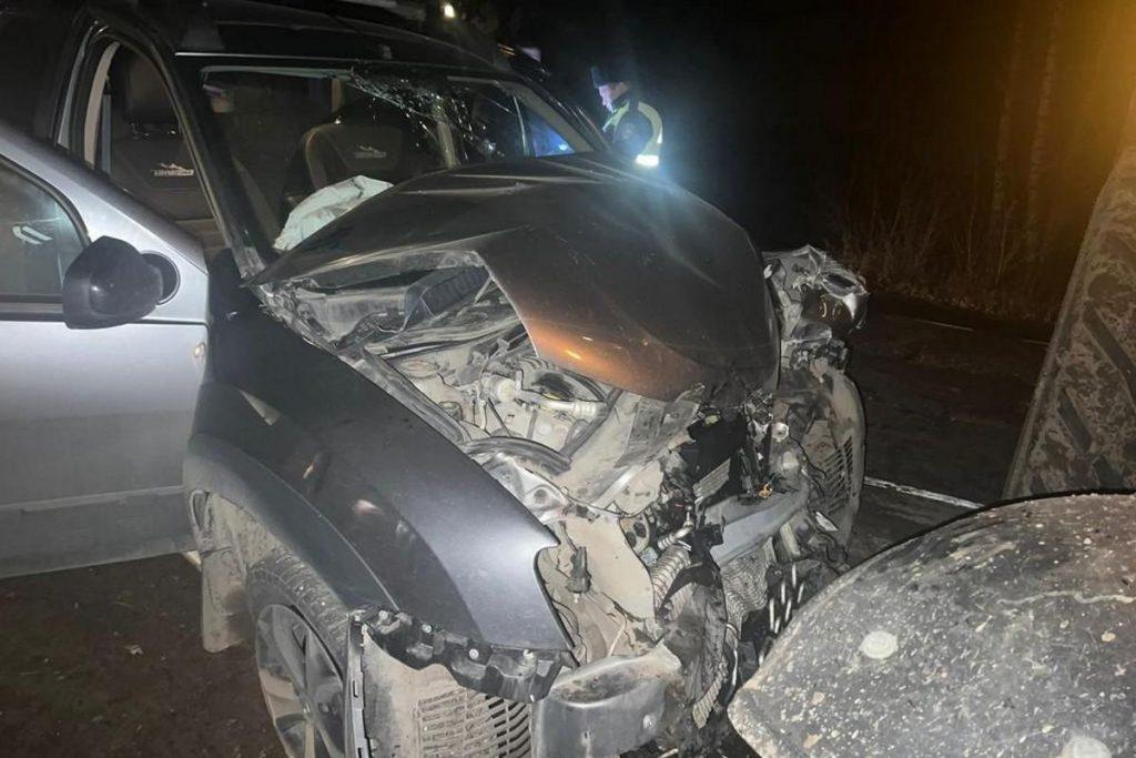 В Путятинском районе столкнулись легковушка и трактор