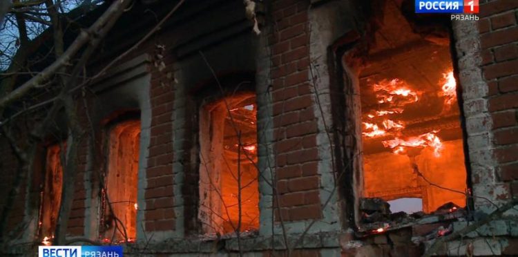 Деревня Воскресеновка в Спасском районе выгорела почти полностью