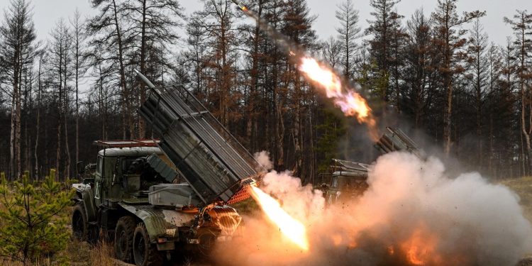 Сегодня утром ВС России нанесли массированный удар по военным объектам Украины