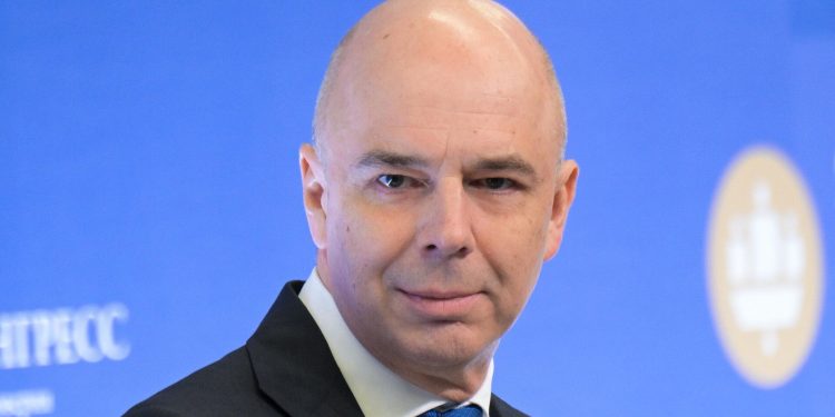 Силуанов: госслужащих надо сократить