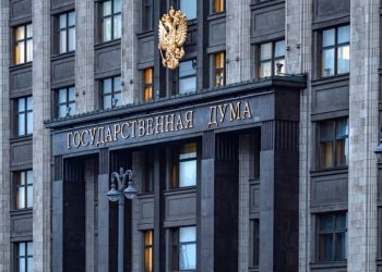 В Госдуме предложили запретить продажу табака россиянам, которые родились после 2017 года В Госдуме предложили запретить продажу табака россиянам, которые родились после 2017 года