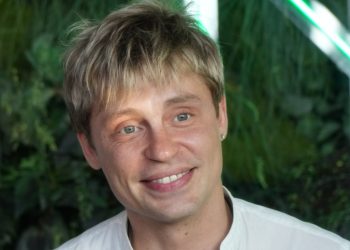 Автомобиль российского актера Головина продадут на публичных торгах из-за долга по микрозайму