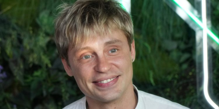 Автомобиль российского актера Головина продадут на публичных торгах из-за долга по микрозайму