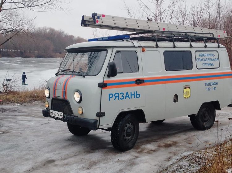 10 января рязанские спасатели провели рейд на реке Трубеж