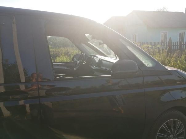 В рязанской Соколовке неизвестные разбили стекла двух машин