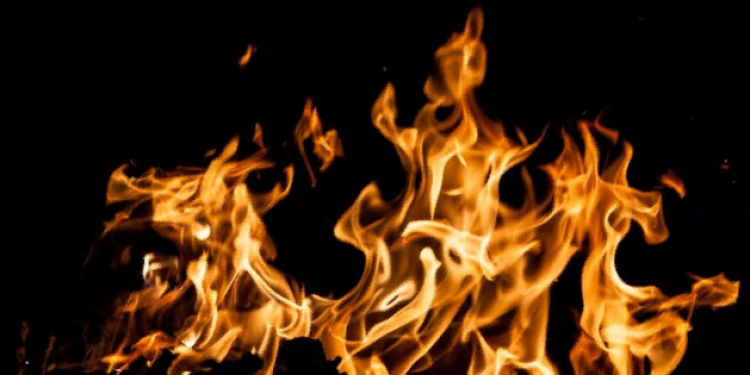 При пожаре в Михайловском районе погибла 85-летняя пенсионерка