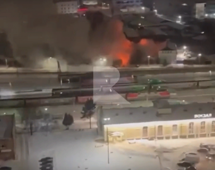 Около железнодорожного вокзала "Рязань-2" сгорел частный дом