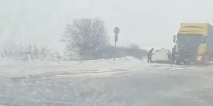 В Шиловском районе водитель легковушки врезался в фуру