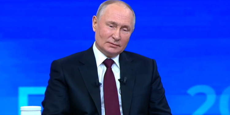 Путин: с российских пенсионеров перестанут взимать комиссию за оплату услуг ЖКХ Путин: с российских пенсионеров перестанут взимать комиссию за оплату услуг ЖКХ