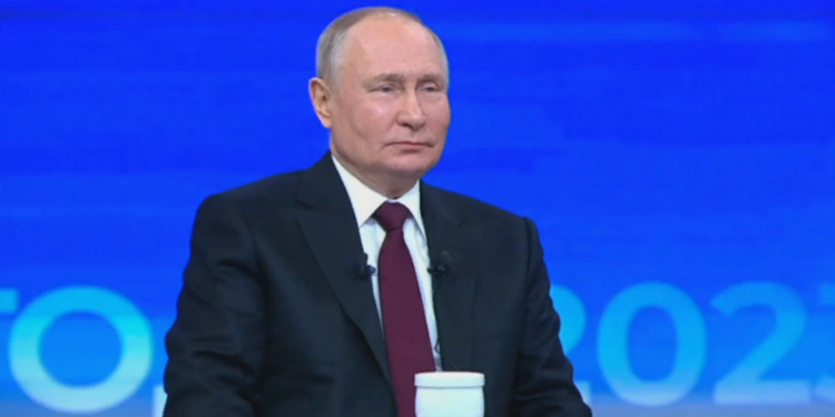 Владимир Путин: правительство думает о продлении семейной ипотеки