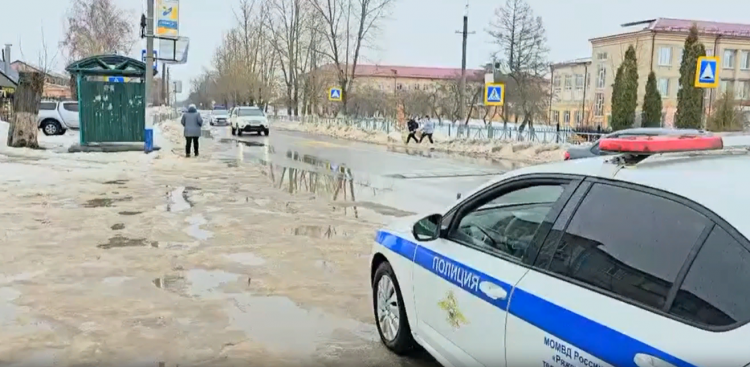 Ряжские полицейские обратились к водителям и пешеходам по громкоговорителям