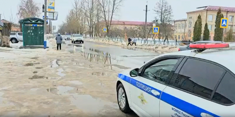 Ряжские полицейские обратились к водителям и пешеходам по громкоговорителям