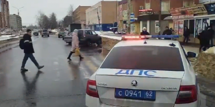 В рязанском Сасове полицейские обратились к местным жителям по громкоговорителю