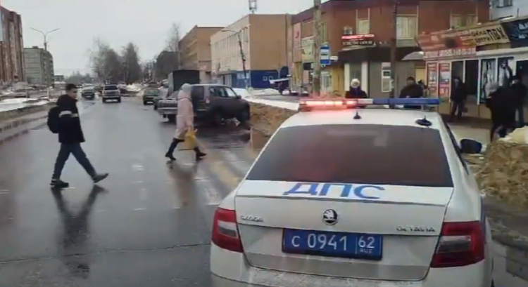 В рязанском Сасове полицейские обратились к местным жителям по громкоговорителю