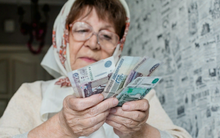 Российские пенсионеры получат пенсию за январь в конце декабря