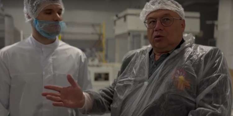 Бахилов посетил фабрику по производству шоколадных изделий в рязанском Касимове