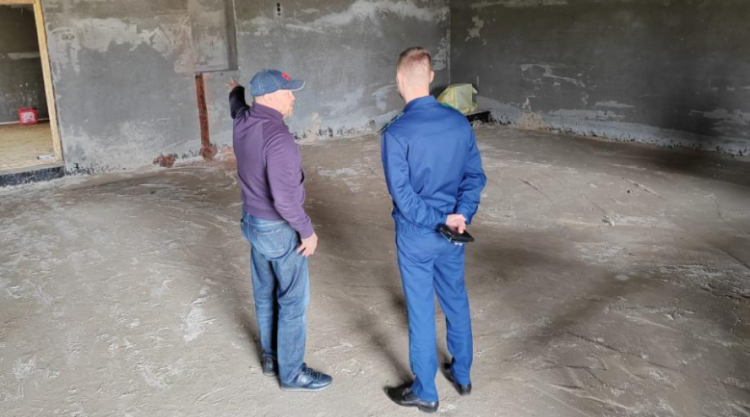 Прокуратура осмотрела проблемную стройку в селе Кирицы Спасского района