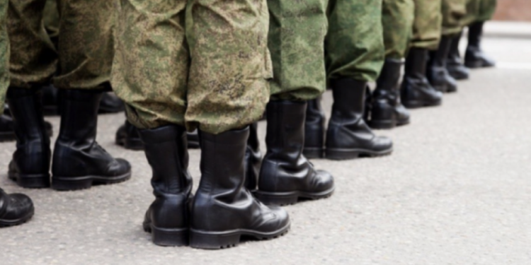 7 мигрантов, недавно получившие гражданство РФ, заключили контракт с Минобороны 7 мигрантов, недавно получившие гражданство РФ, заключили контракт с Минобороны