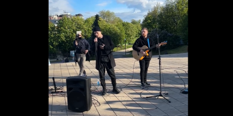 Певец Shaman выступил на рязанской улице Почтовой Певец Shaman выступил на рязанской улице Почтовой