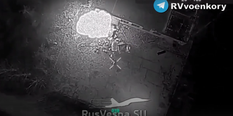 Рязанские десантники выследили и атаковали толпу украинской пехоты под Соледаром Рязанские десантники выследили и атаковали толпу украинской пехоты под Соледаром