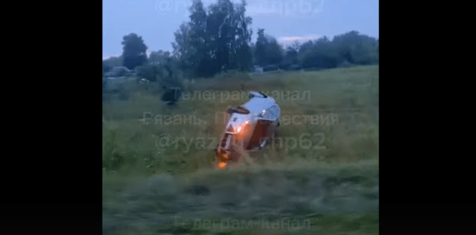 В рязанском Рыбном автомобиль вылетел в кювет