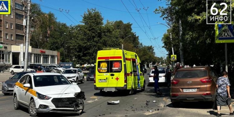 На улице Грибоедова 8 июля произошло серьезное ДТП