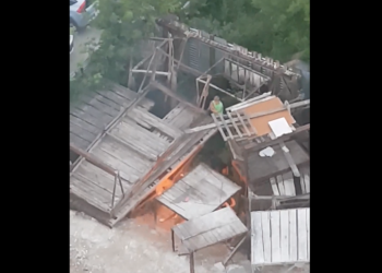 На улице Быстрецкой дети устроили поджог