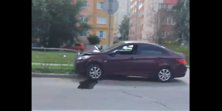 В Рязани водитель на «Solaris» врезался в забор