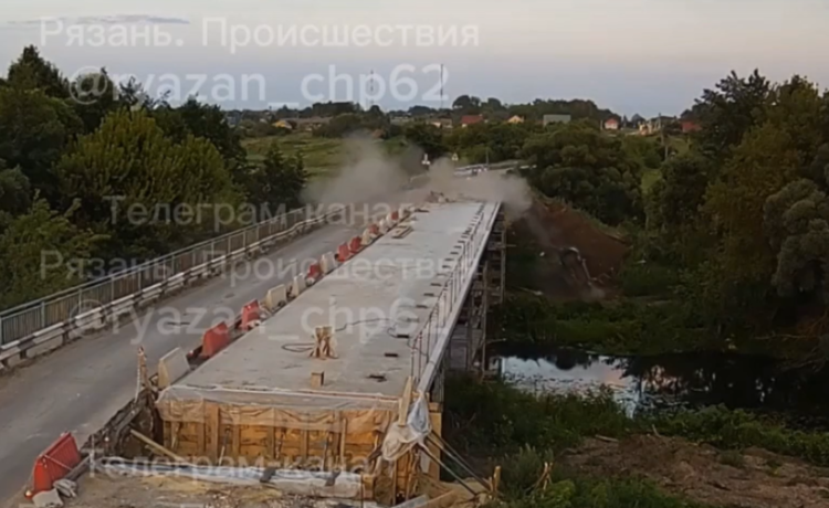 10 июля в Сараевском районе внедорожник упал с моста