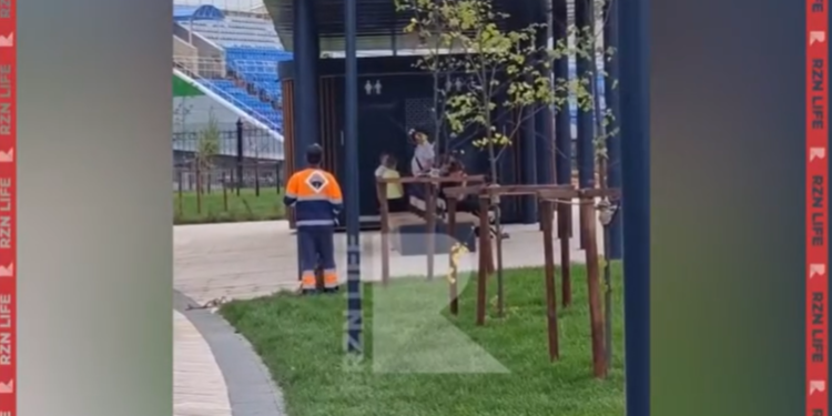 Рязанцы остались недовольны платным туалетом на обновленном Лыбедском бульваре