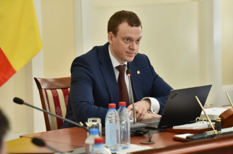 Малков поручил медорганизациям самостоятельно отвечать на обращения рязанцев в соцсетях