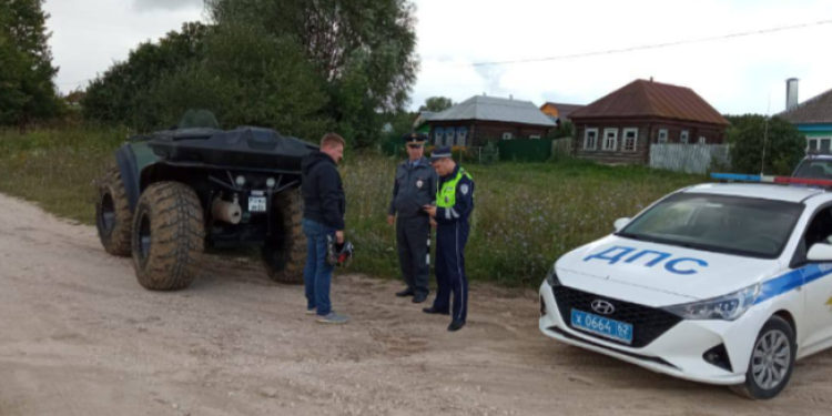В Касимовском районе полиция задержала 61-летнего мужчина, управлявшего «Багги» без «прав»